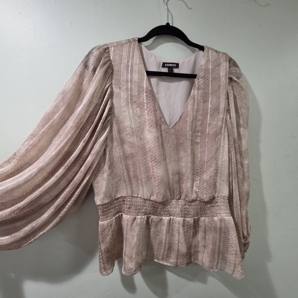 Express Tops - EXPRESS Gorgeous Balloon Sleeve Peplum Lined Blouse XL Like New.